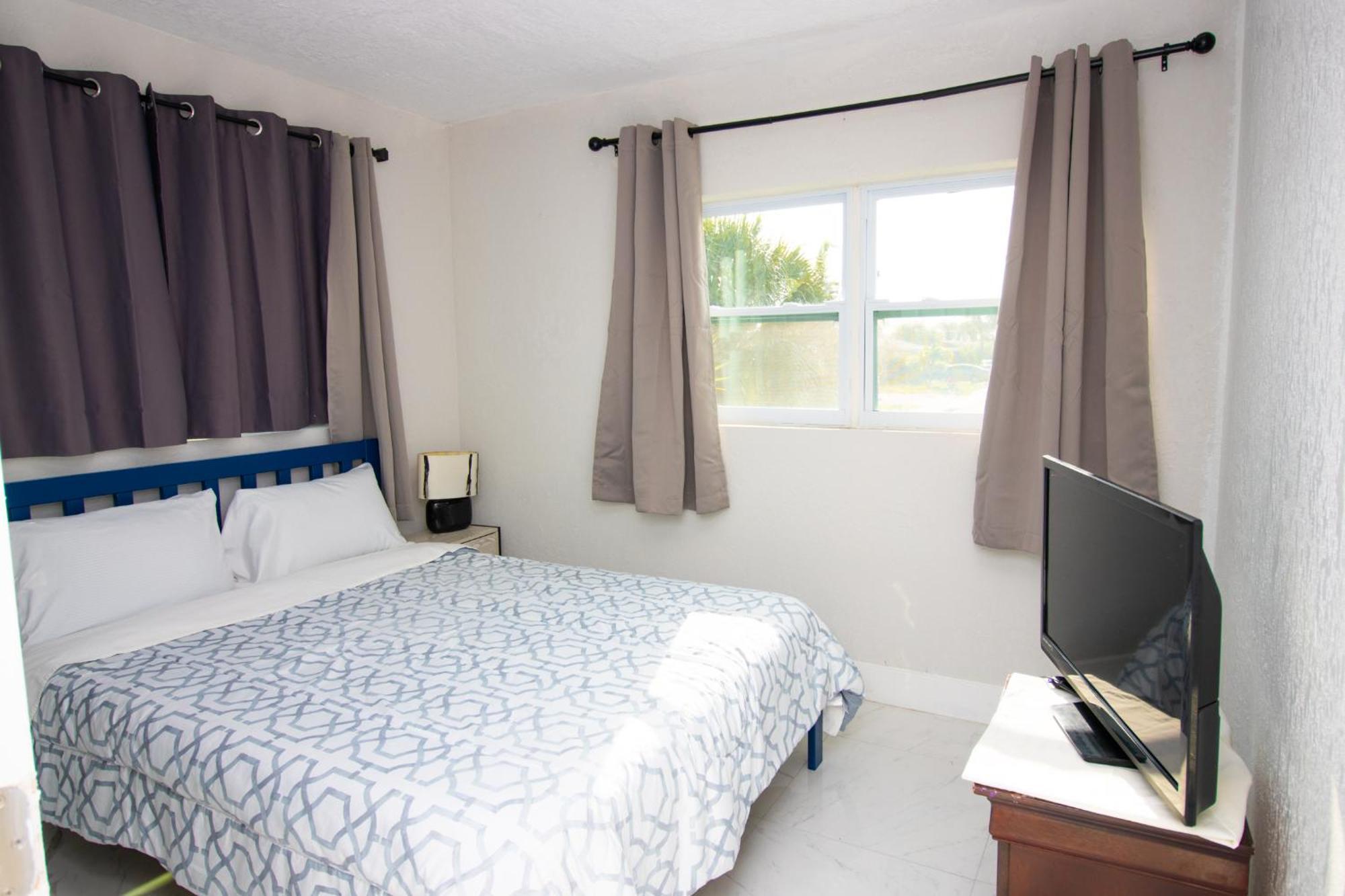 Shared Home - Close To The Beach Riviera Beach Exterior foto
