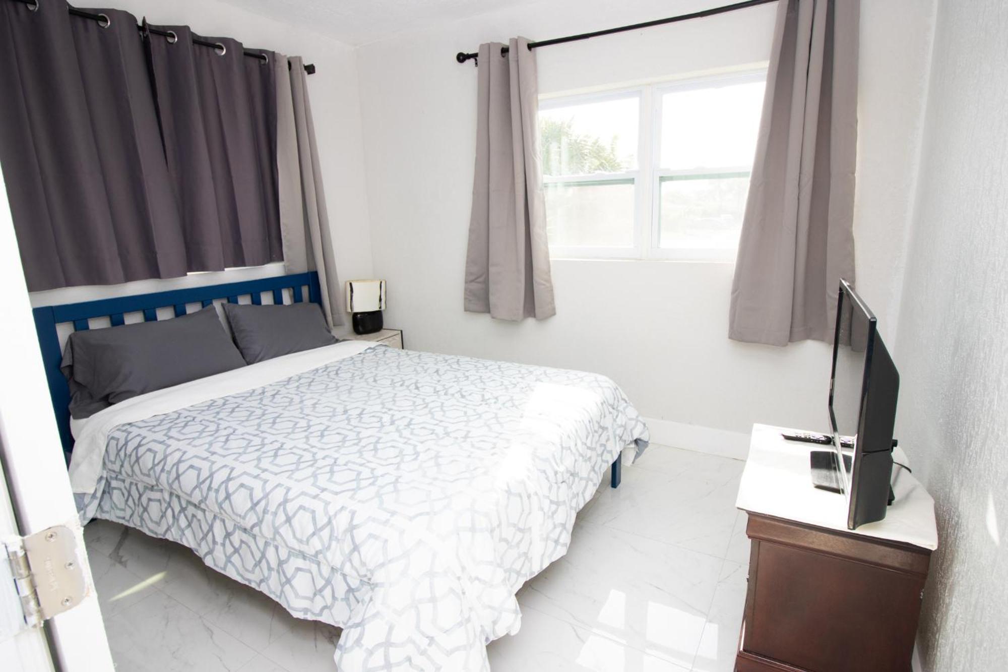 Shared Home - Close To The Beach Riviera Beach Exterior foto