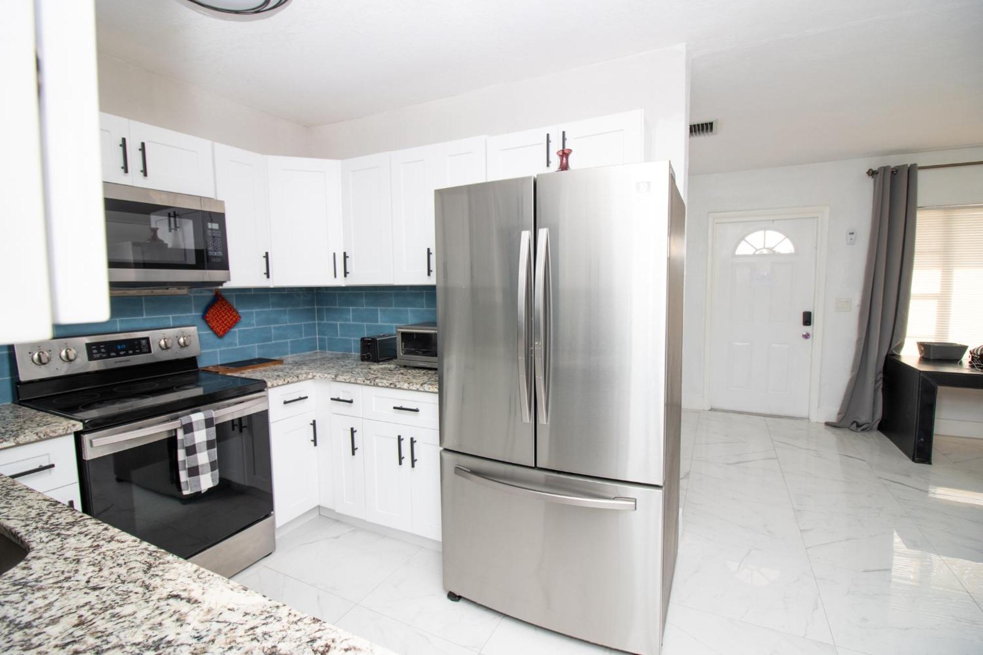 Shared Home - Close To The Beach Riviera Beach Exterior foto