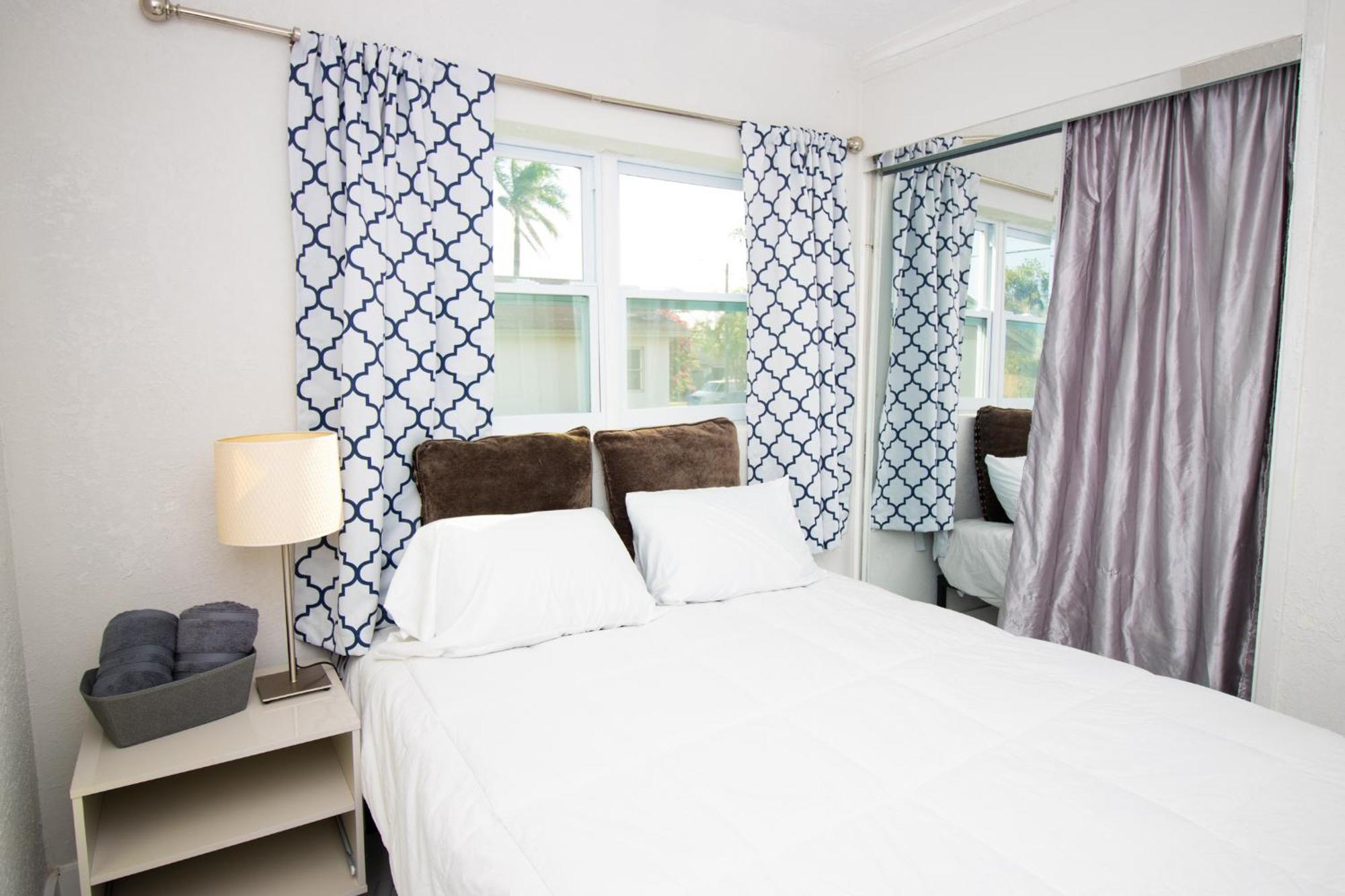 Shared Home - Close To The Beach Riviera Beach Exterior foto