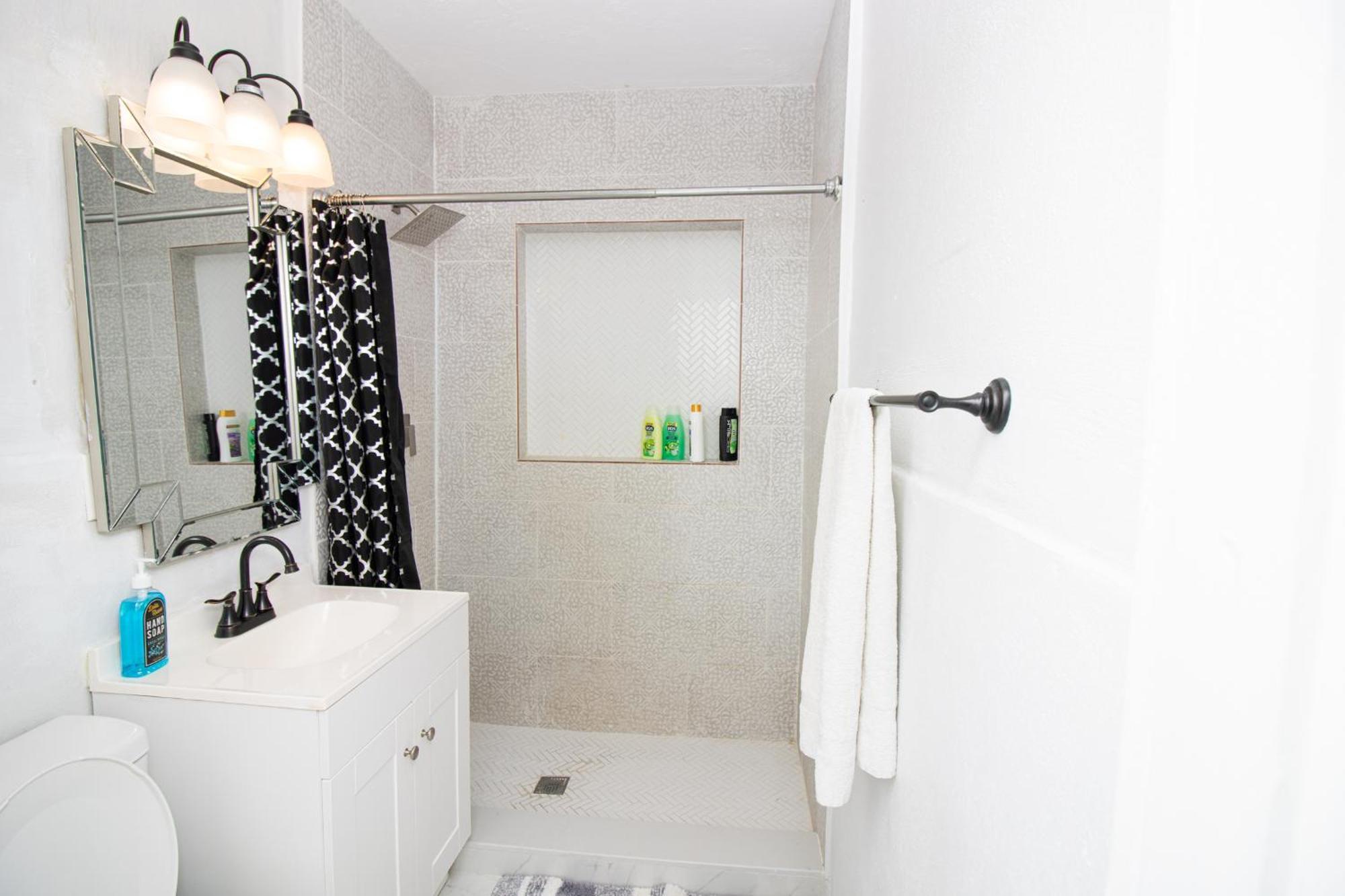 Shared Home - Close To The Beach Riviera Beach Exterior foto